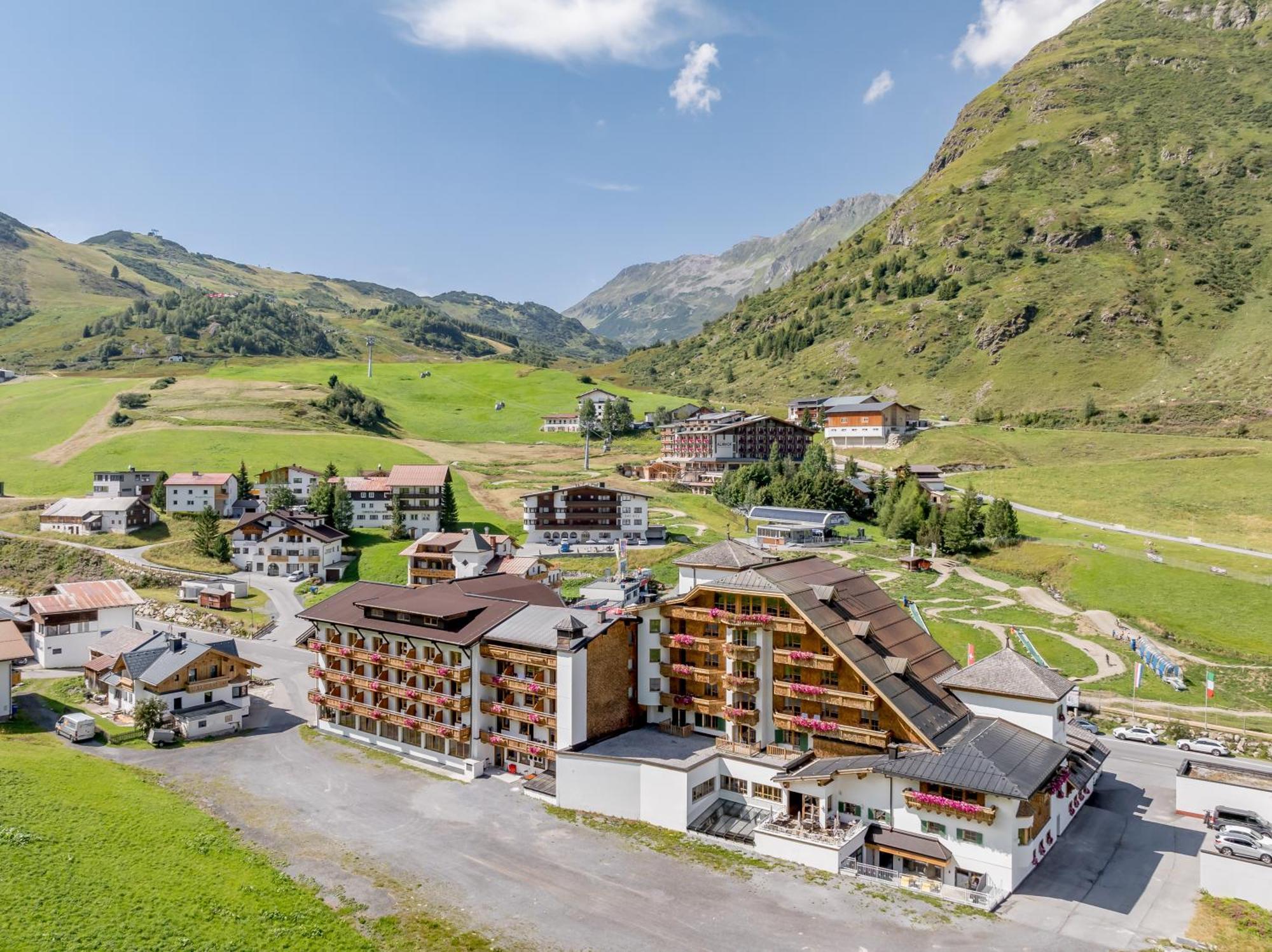 Alpenromantik-Hotel Wirlerhof Гальтюр Экстерьер фото